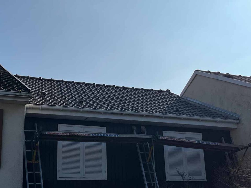 Photo de la seconde toiture après réfection sur Voisins-le-Bretonneux 