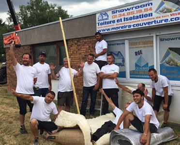 Une équipe de couvreurs qualifiés RGE